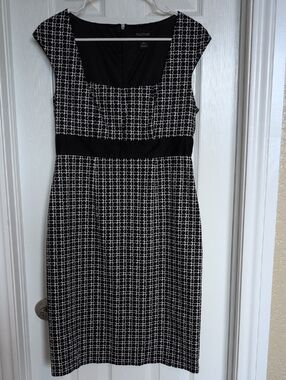 BOGO White House Black Market Black and White Geometric Midi Dress